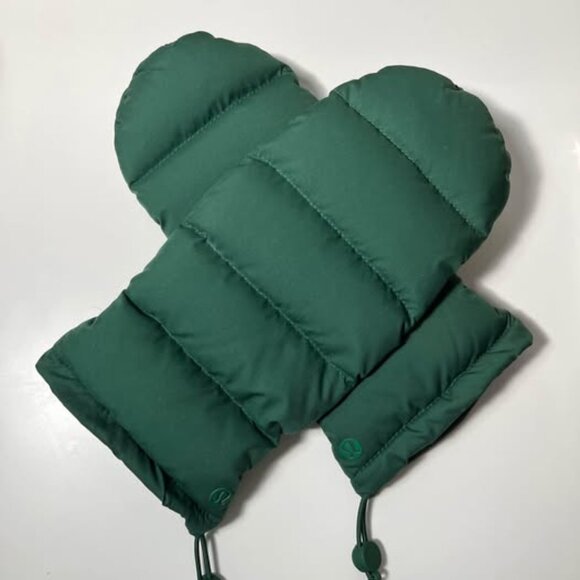 NWOT Lululemon Wunder Puff Mittens in Everglade Green XS/S - Picture 2 of 3